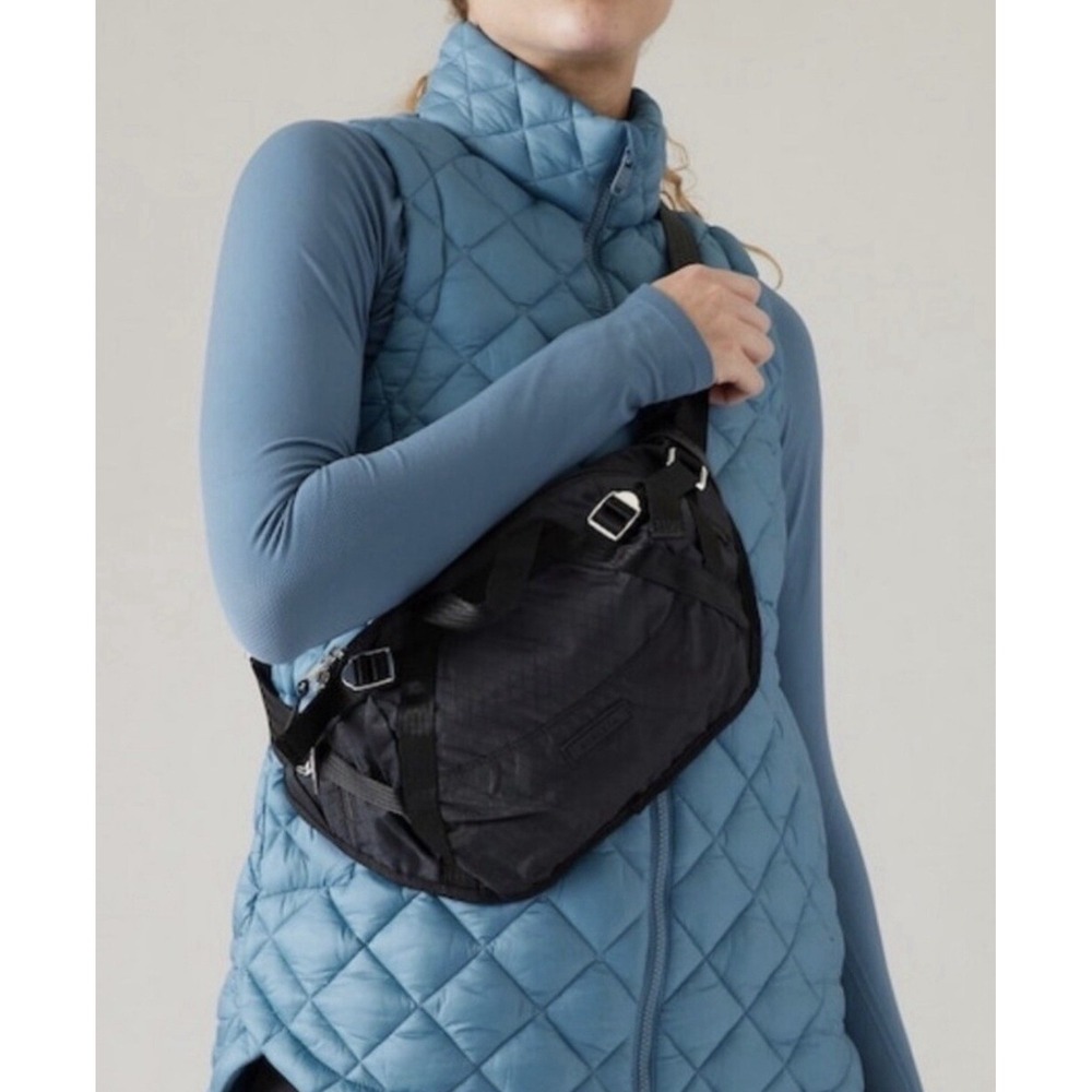 NWT! ATHLETA Excursion Large Belt Bag Black Nylon Fanny Pack Waist Sling Purse